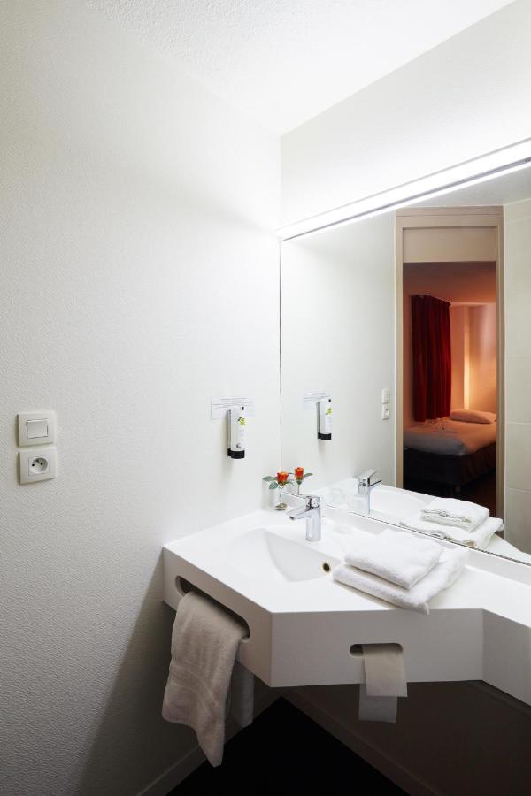 Logis Des Trois Massifs Hotel Claix  Ngoại thất bức ảnh