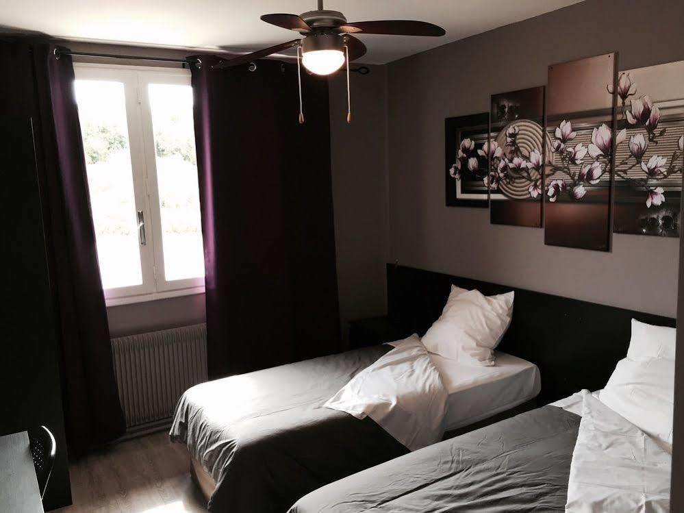 Logis Des Trois Massifs Hotel Claix  Ngoại thất bức ảnh